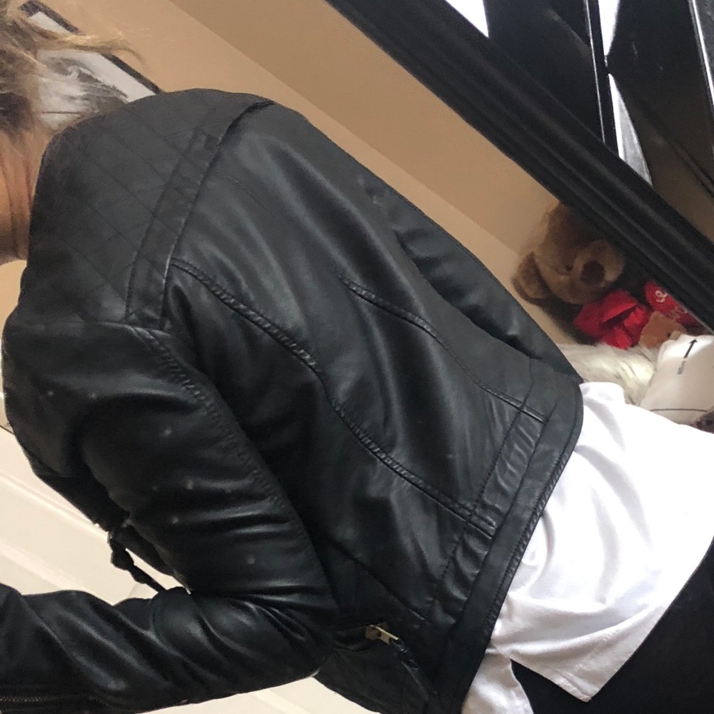 Leather jacket - Picture 3 of 6